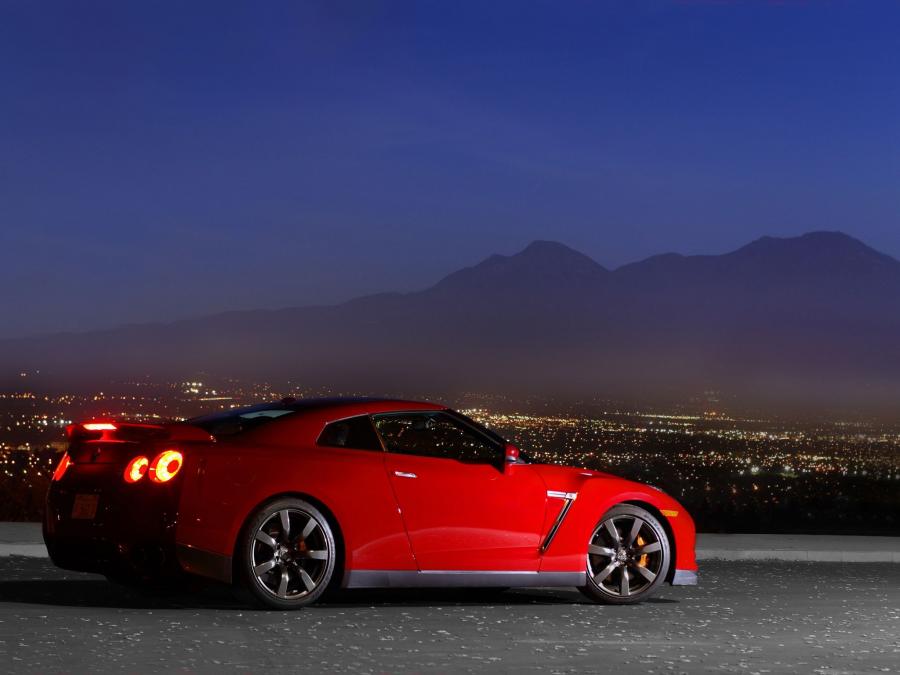  Nissan GT-R 2007 года  (фото 43 из 480)